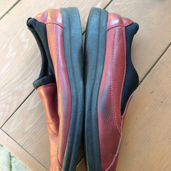 Duck Head shoes RED soft fit. - Picture 4 of 6